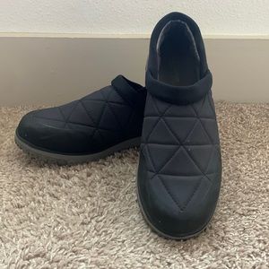 LL Bean Waterproof Slippers